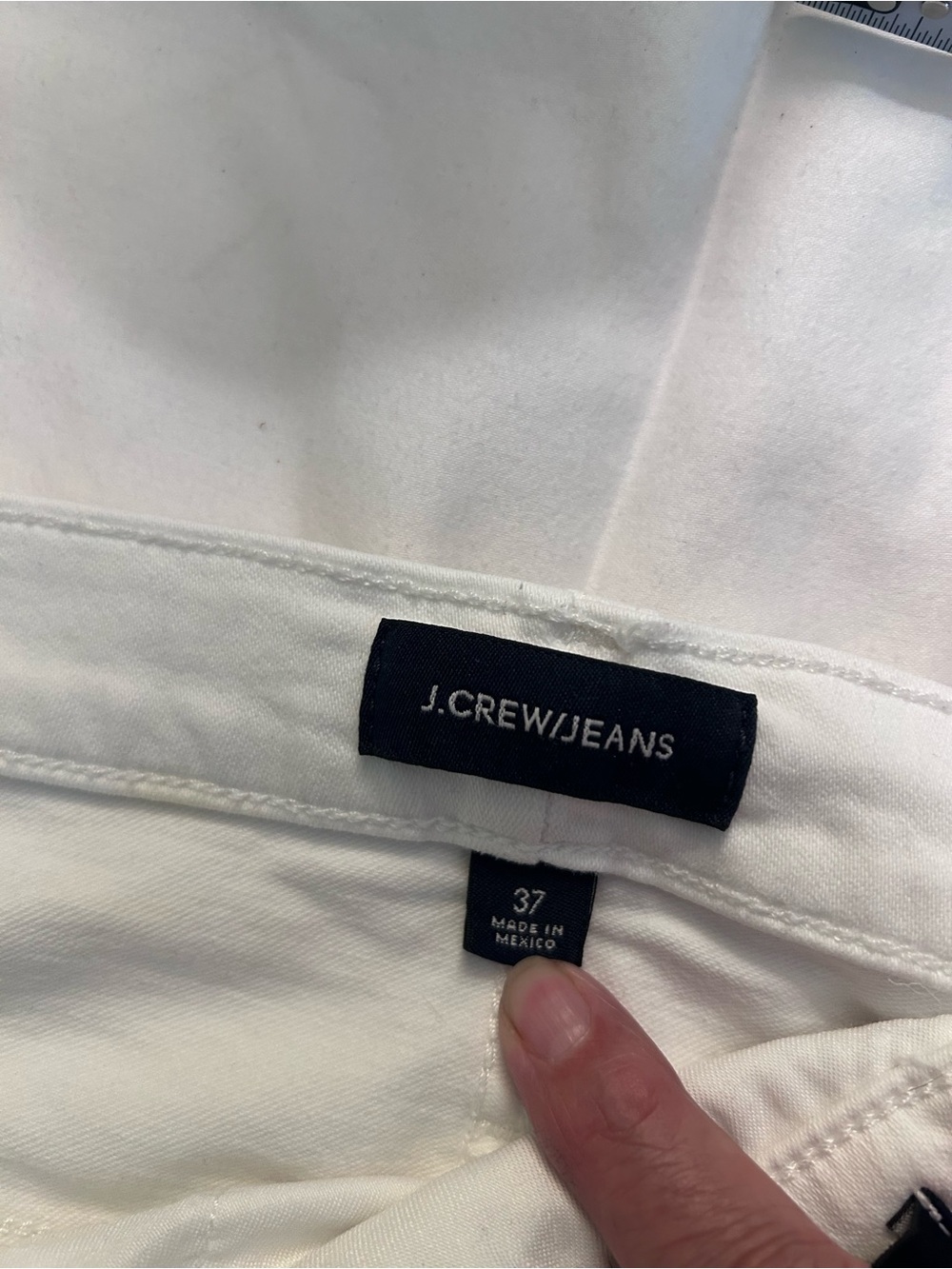 J.Crew Jeans White Denim - Classic Fit Women’s Plus Size 24